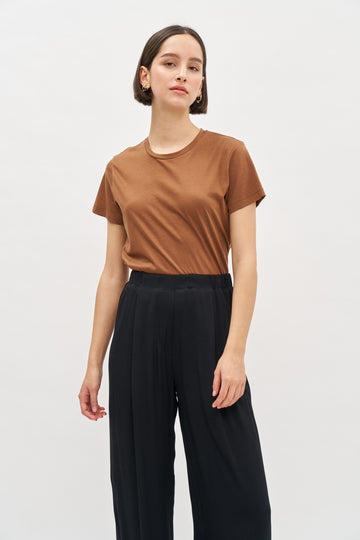 Fitted T Brown