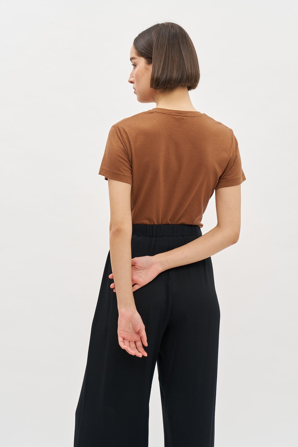 Fitted T Brown