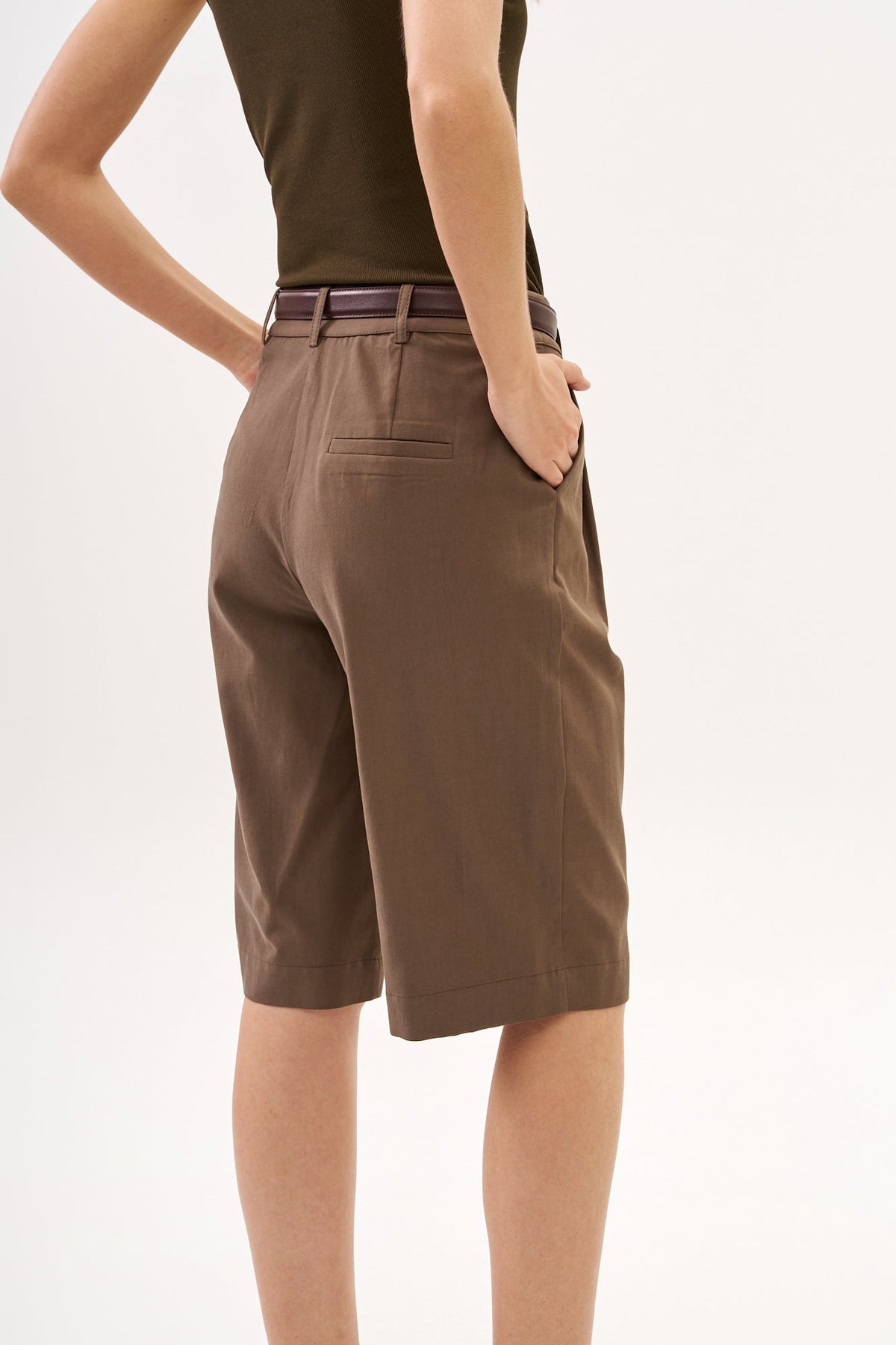 Noah Bermuda Tencel Dusty Brown